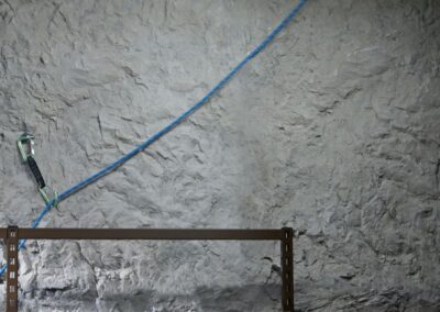 Felswand Grau - Ladenbau - Sportgeschäft