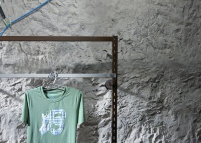 Felswand Grau - Ladenbau - Sportgeschäft